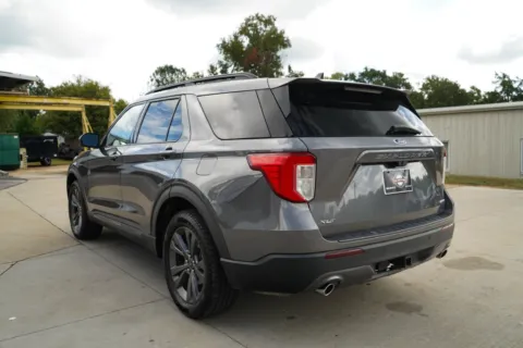 More photos of 2021 Ford Explorer XLT at TLC Motors, SC