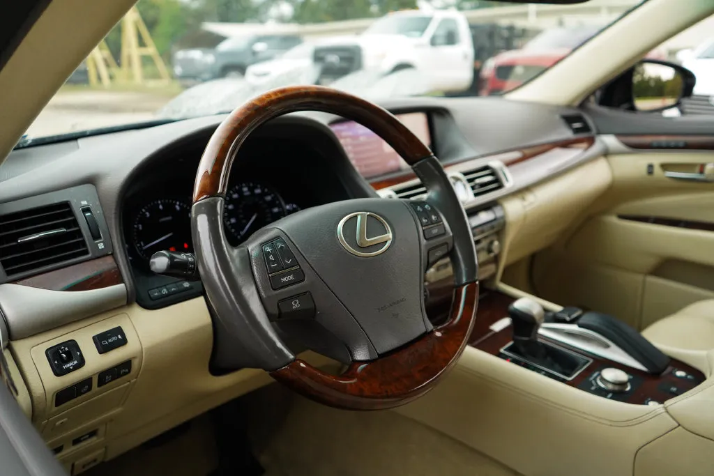 Lexus LS photo 6