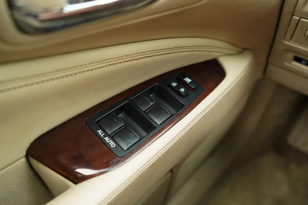 Lexus LS photo 31