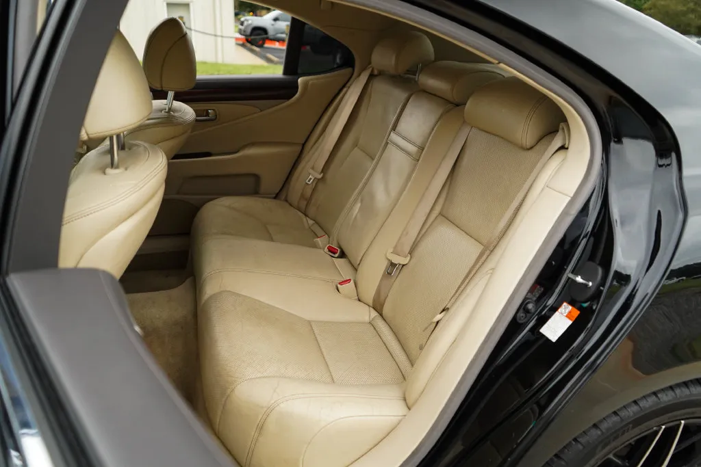 Lexus LS photo 9
