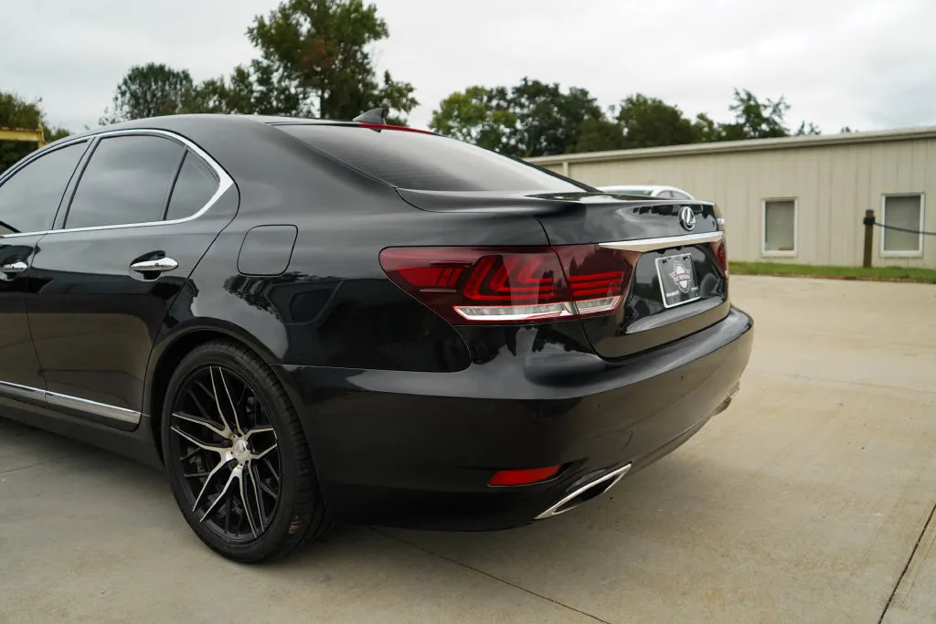 Lexus LS photo 21
