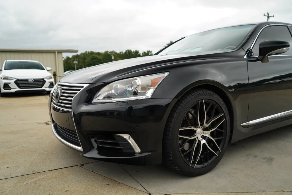 Lexus LS photo 18