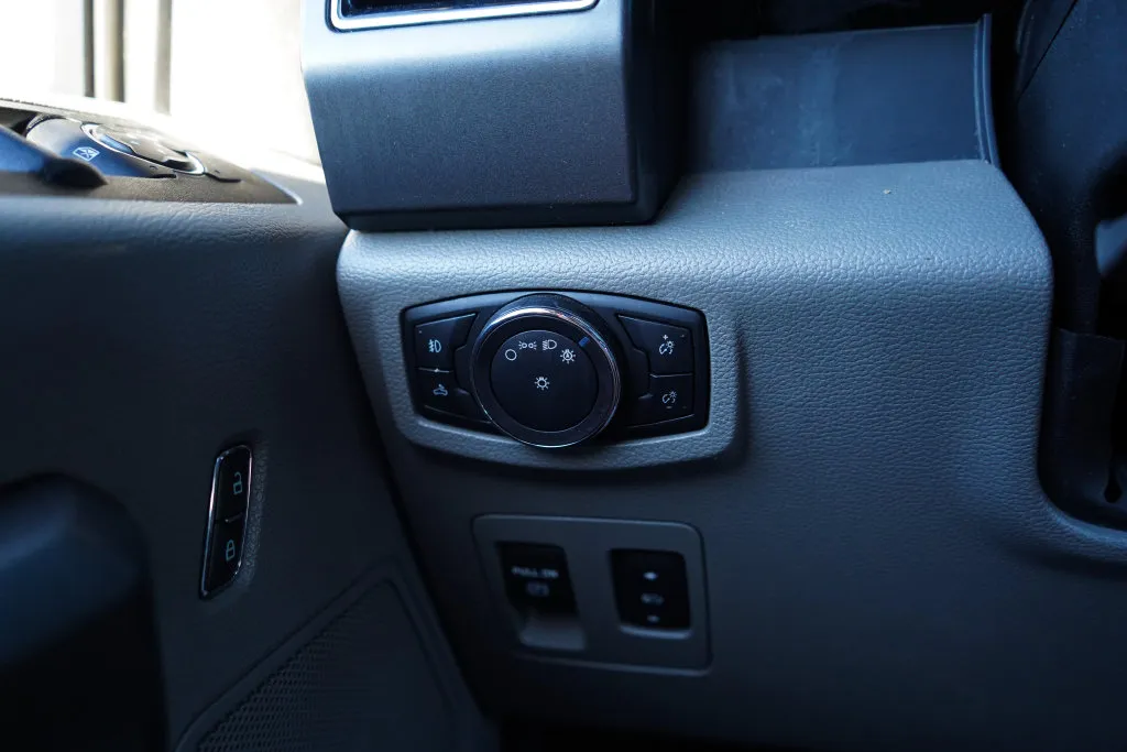 Ford F-150 photo 31