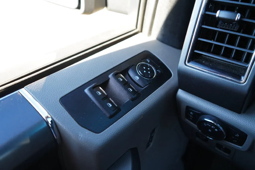 Ford F-150 photo 30
