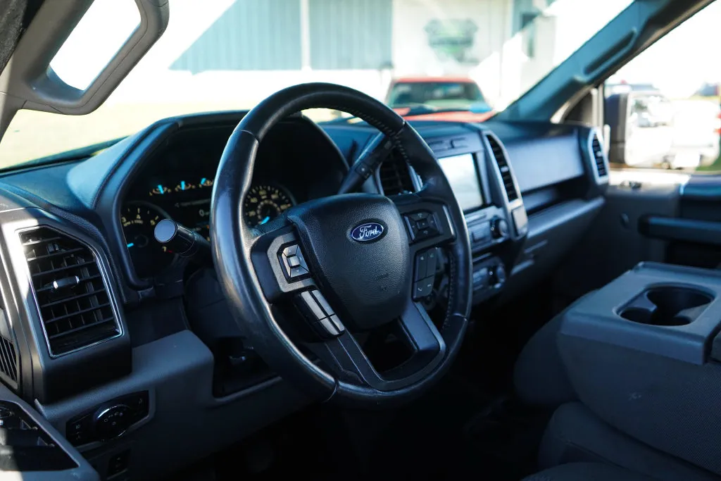 Ford F-150 photo 6