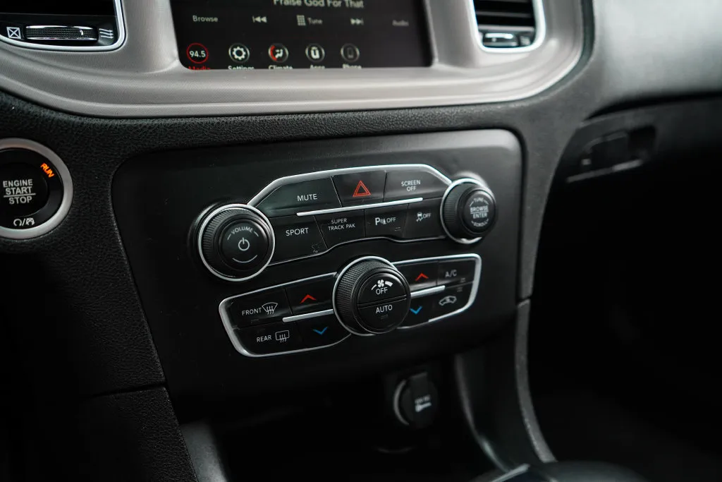 Dodge Charger photo 26