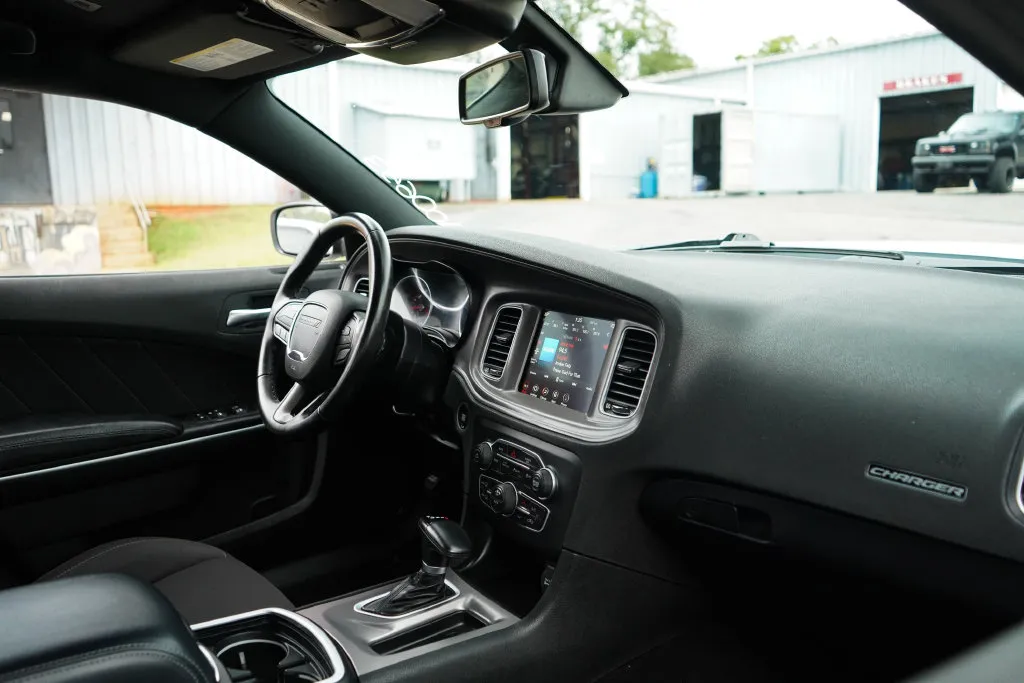 Dodge Charger photo 14