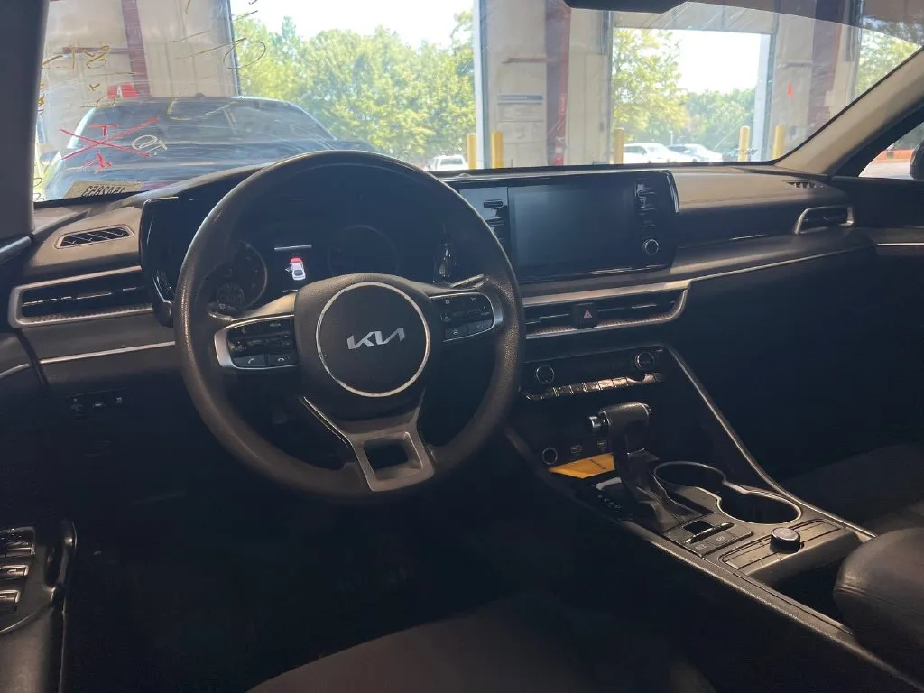 Kia K5 photo 6