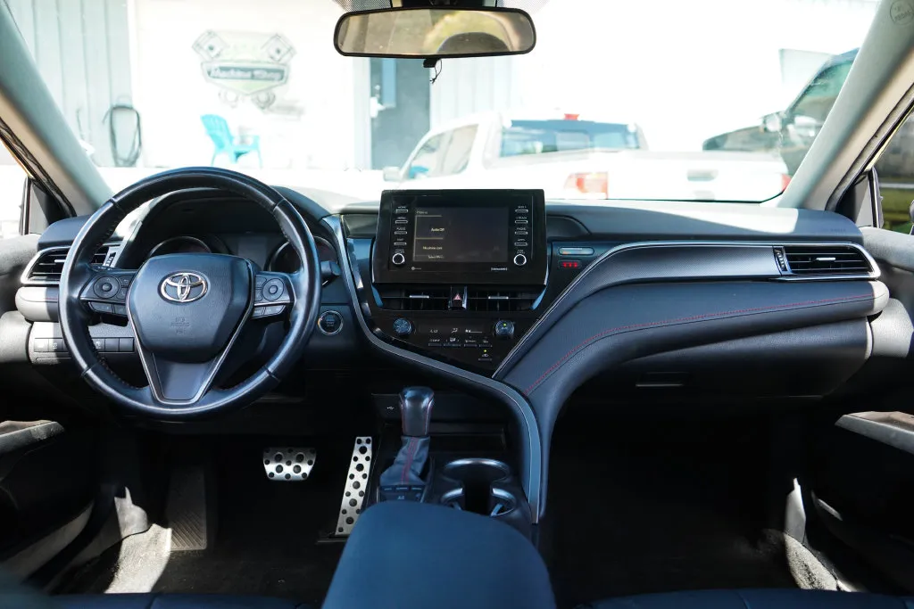 Toyota Camry photo 10
