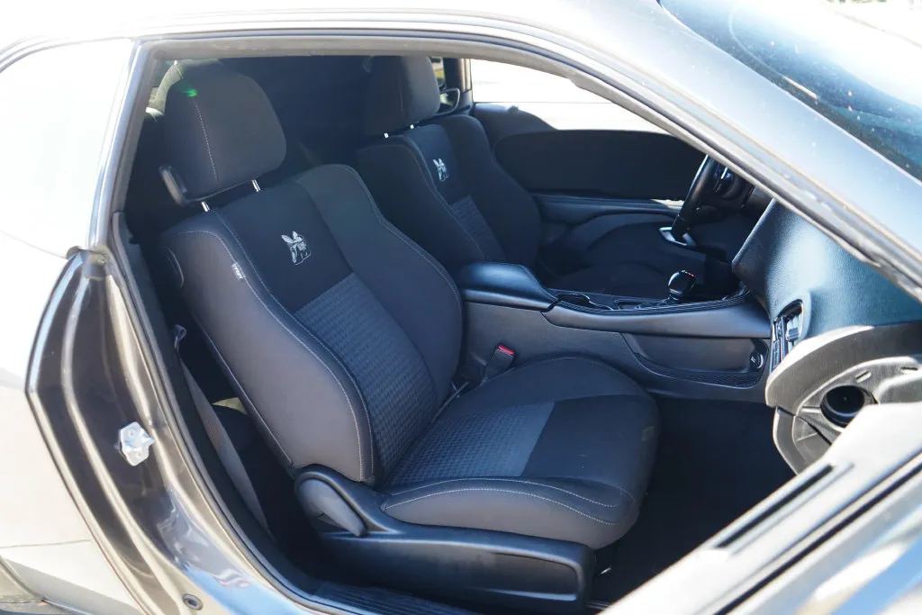 Dodge Challenger photo 13