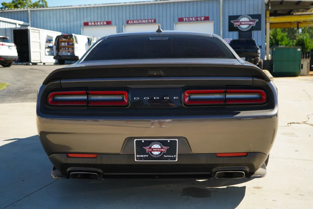 Dodge Challenger photo 19