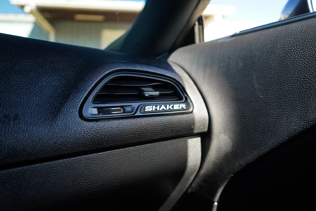 Dodge Challenger photo 14