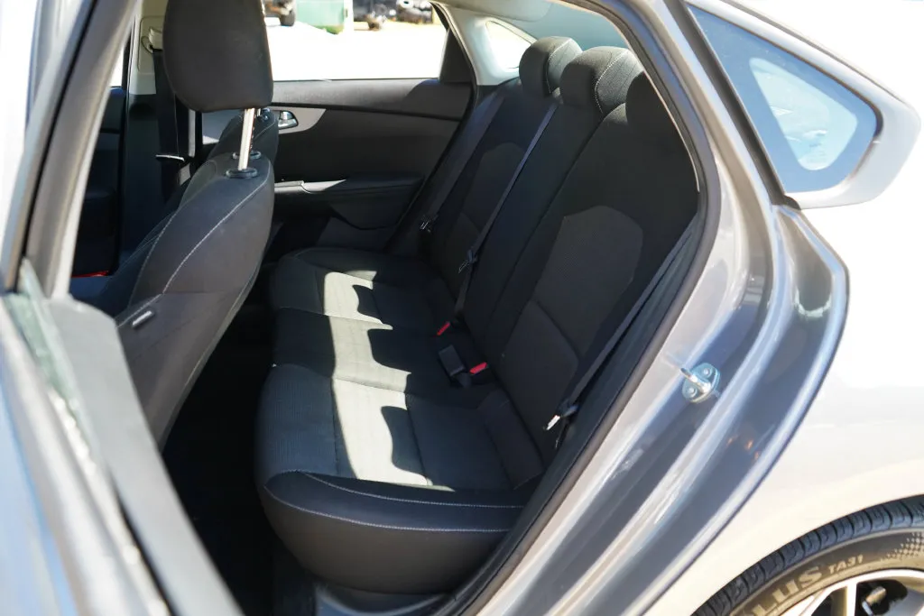 Kia Forte photo 9