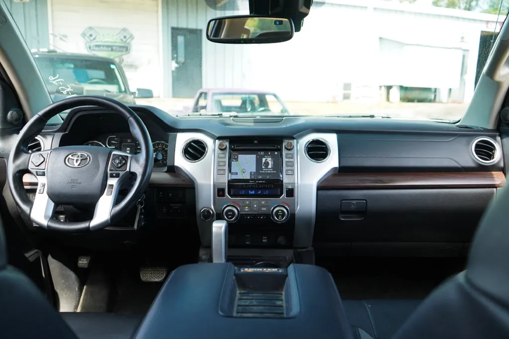 Toyota Tundra photo 10