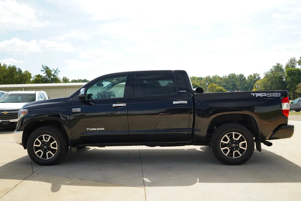 Toyota Tundra photo 24
