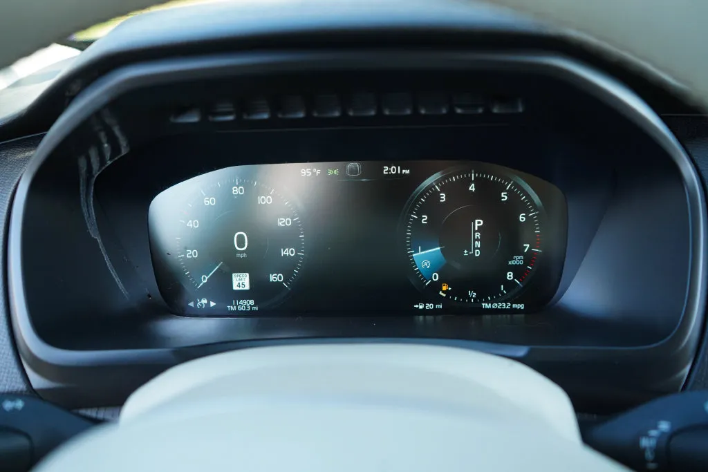 Volvo XC90 photo 27