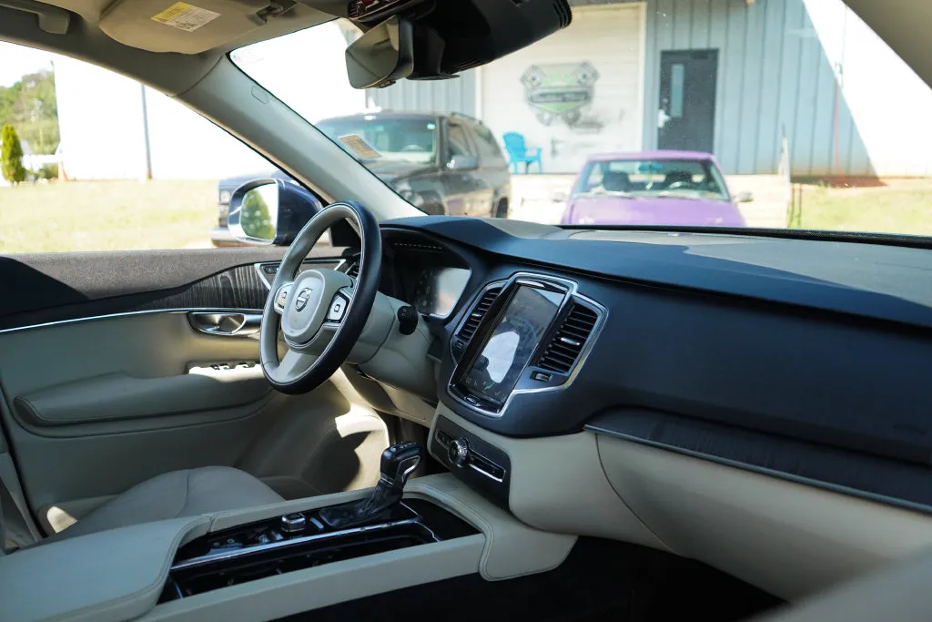 Volvo XC90 photo 15