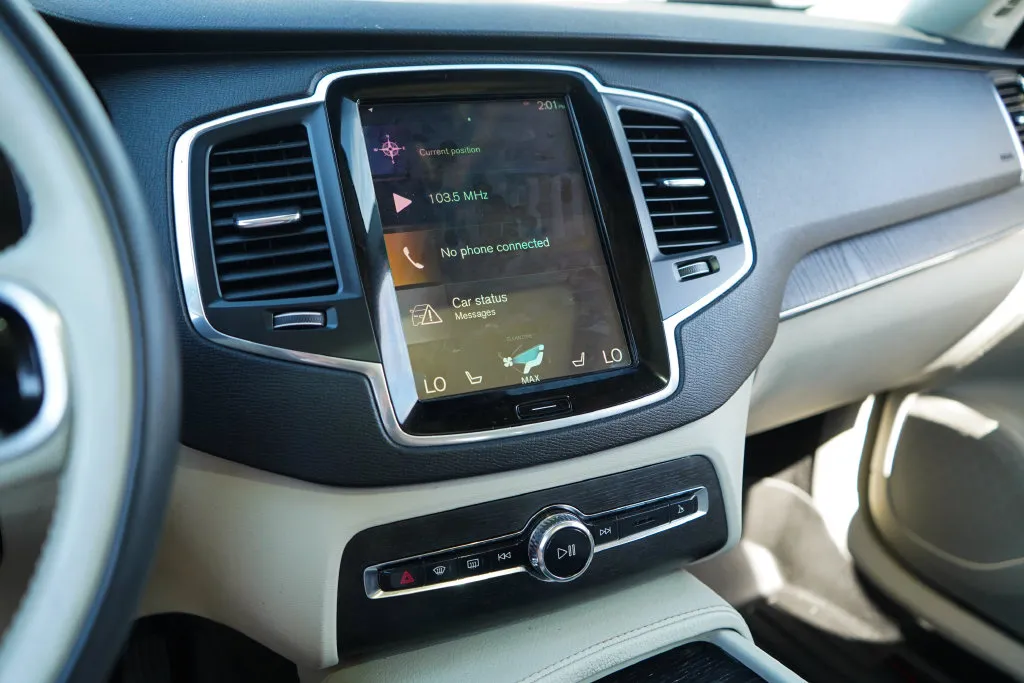 Volvo XC90 photo 8