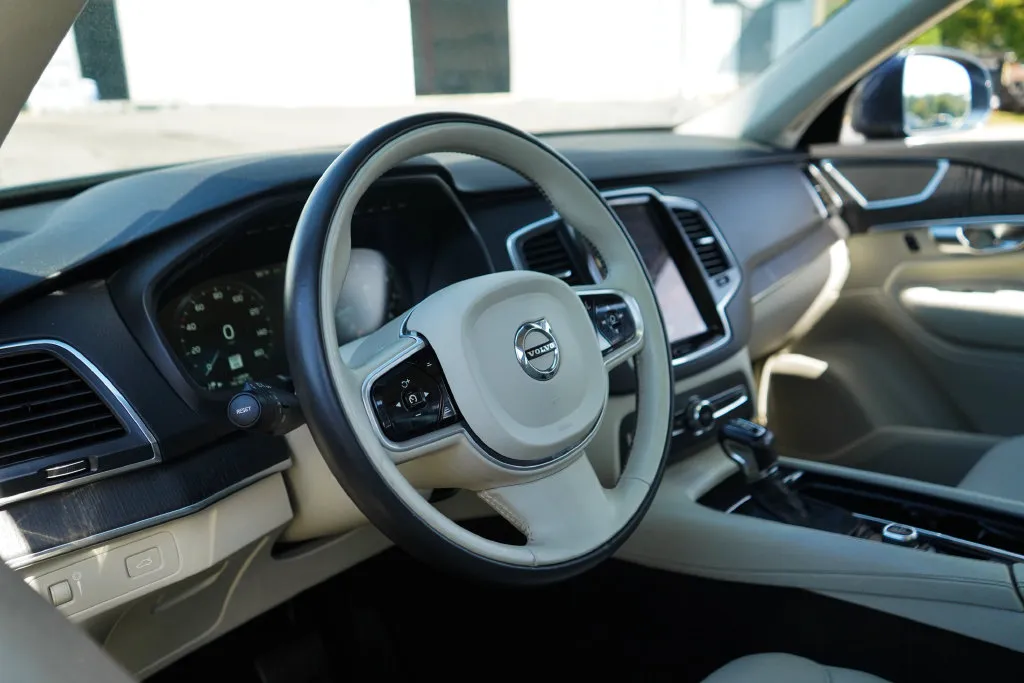 Volvo XC90 photo 6