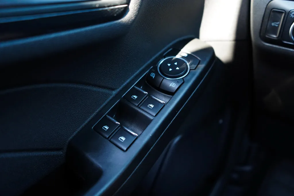 Ford Escape photo 29