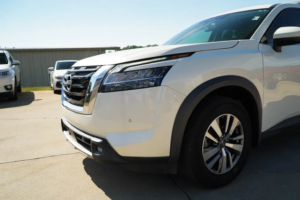 Nissan Pathfinder photo 18