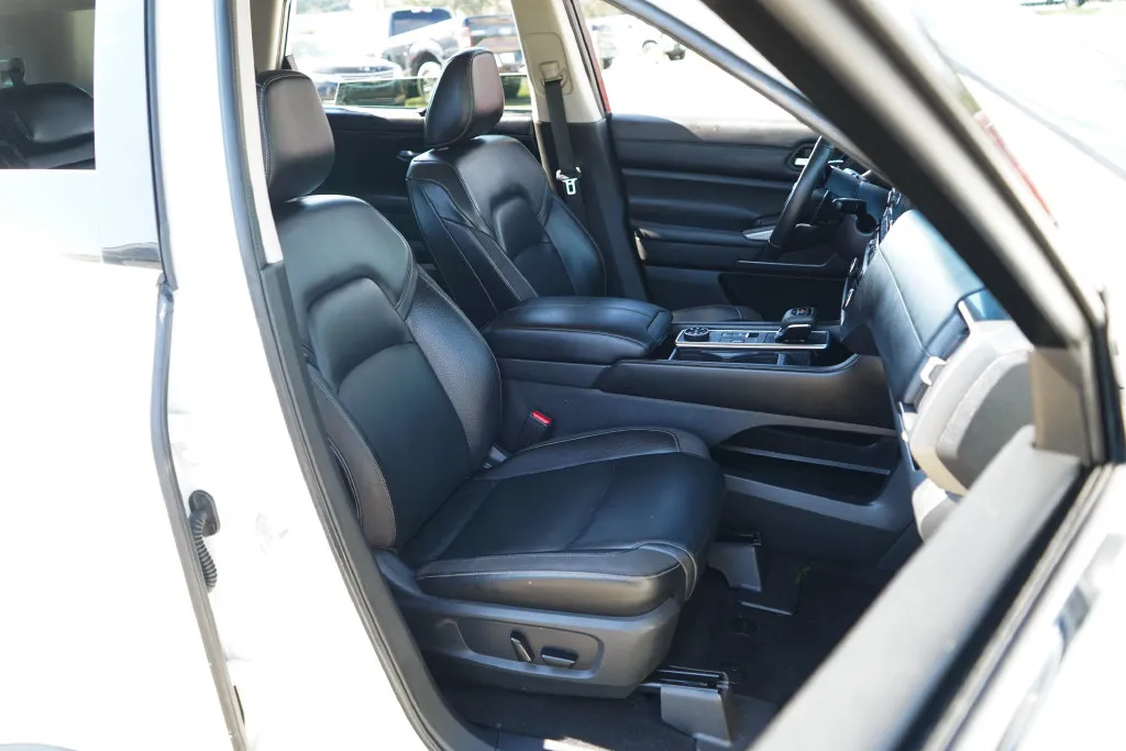 Nissan Pathfinder photo 13