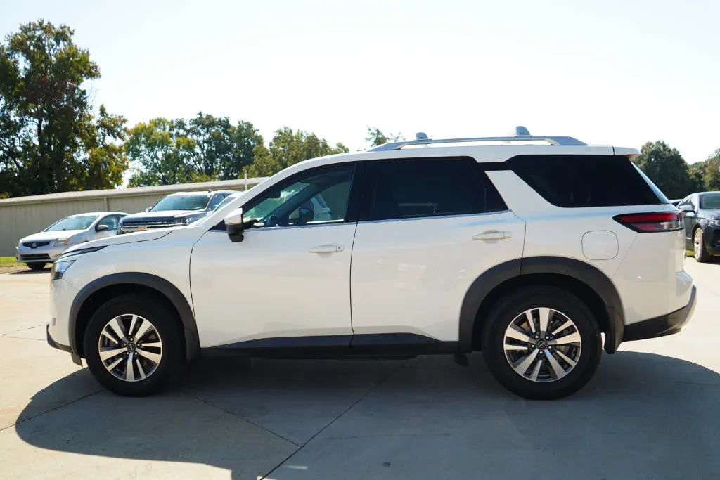 Nissan Pathfinder photo 24