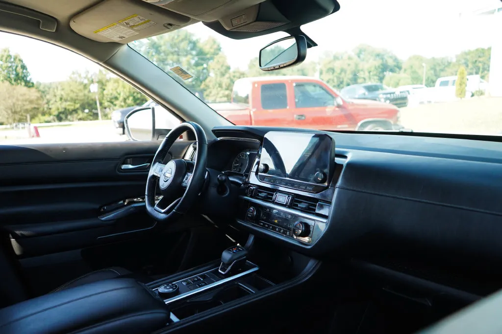 Nissan Pathfinder photo 14