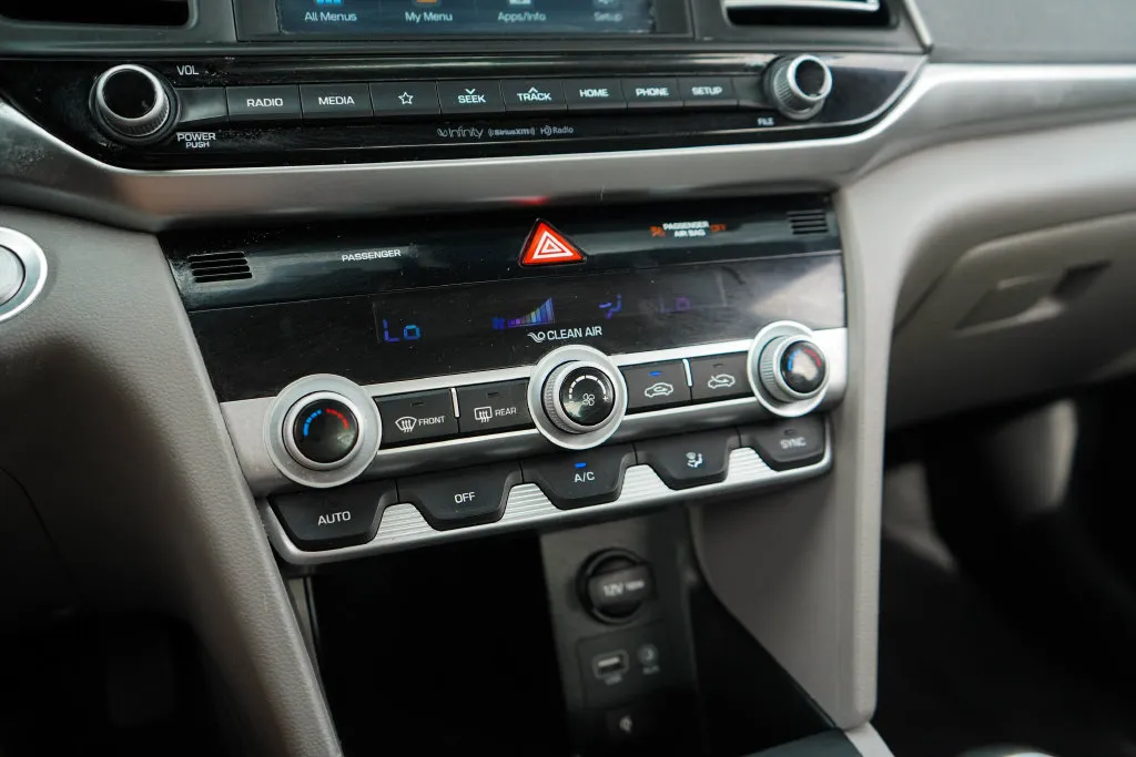 Hyundai Elantra photo 26