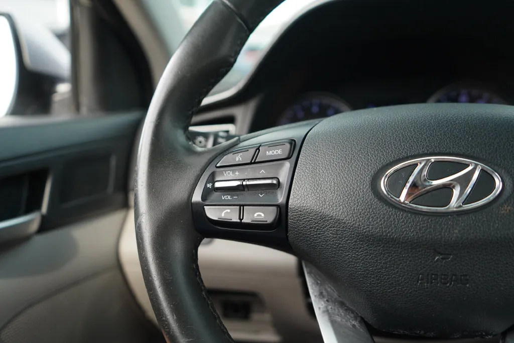 Hyundai Elantra photo 30