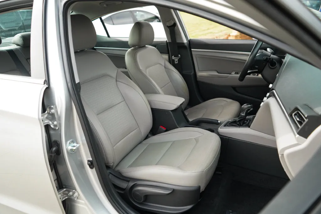 Hyundai Elantra photo 13