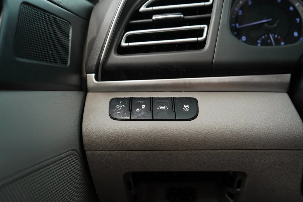 Hyundai Elantra photo 29