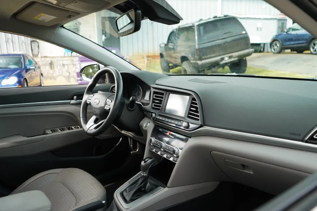 Hyundai Elantra photo 14