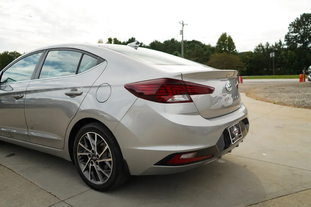 Hyundai Elantra photo 20