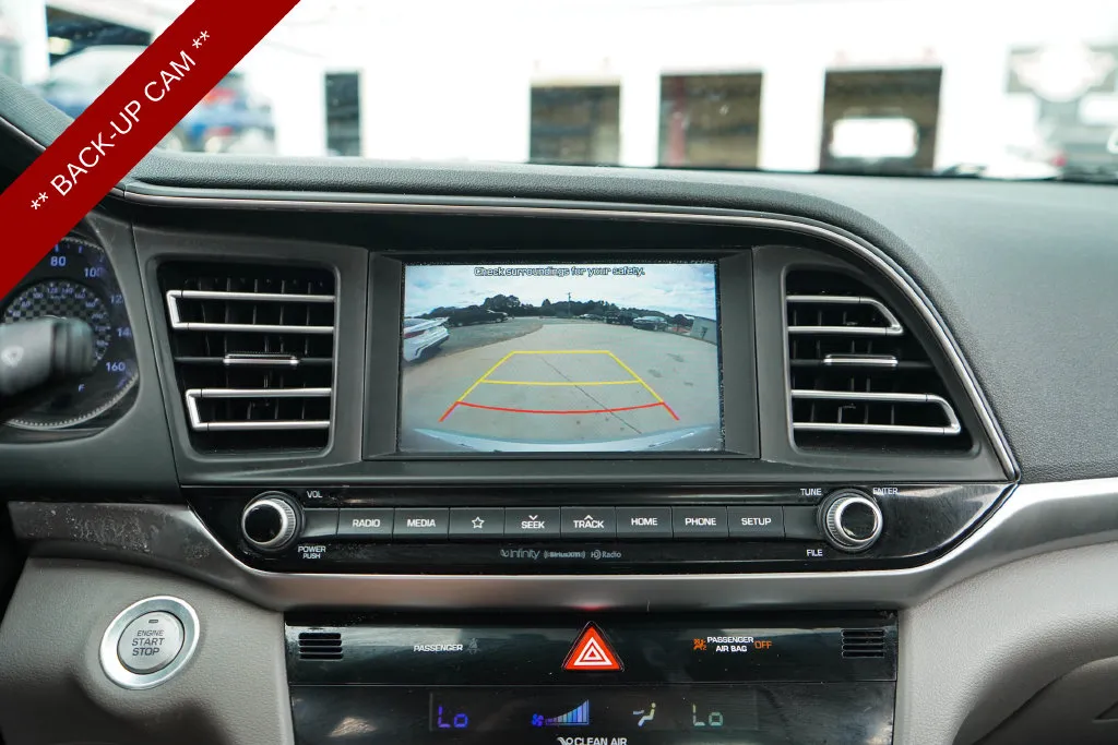 Hyundai Elantra photo 11