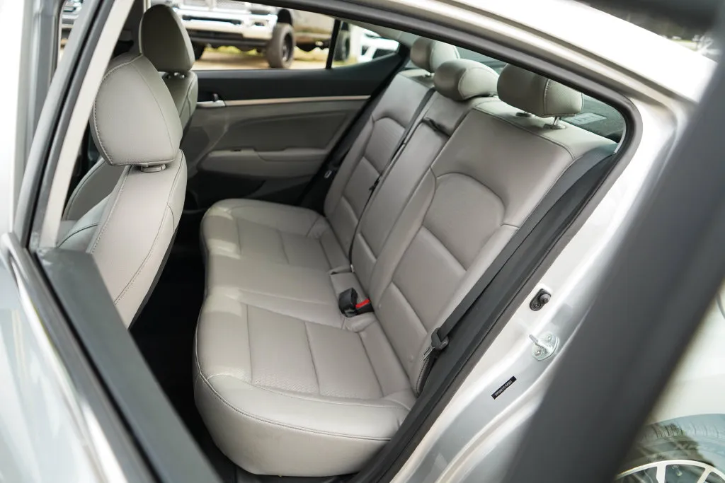Hyundai Elantra photo 9