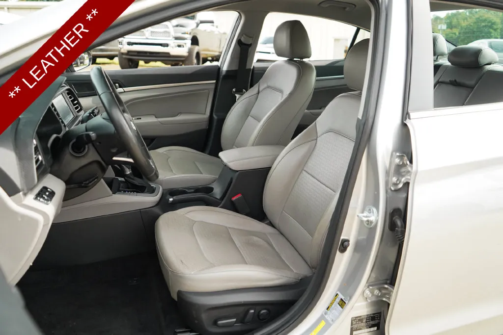 Hyundai Elantra photo 7