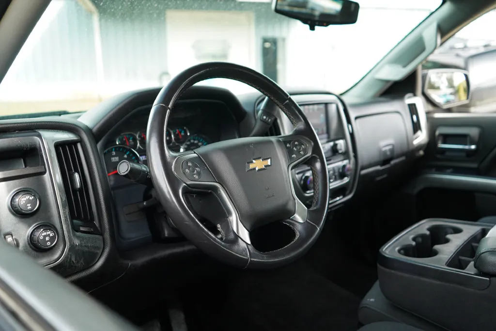 Chevrolet Silverado photo 6