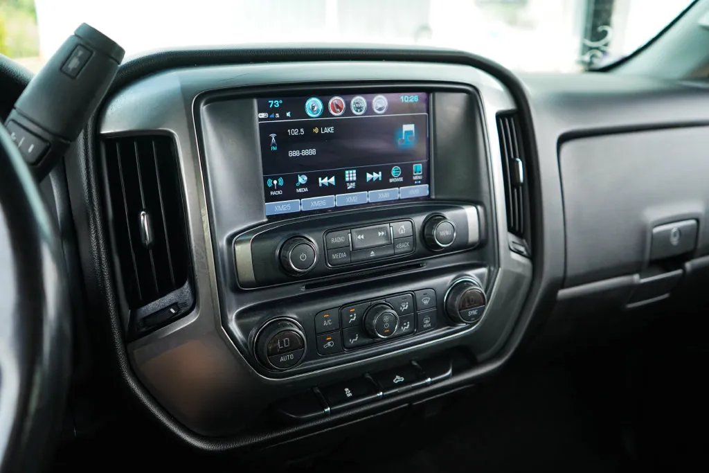 Chevrolet Silverado photo 8