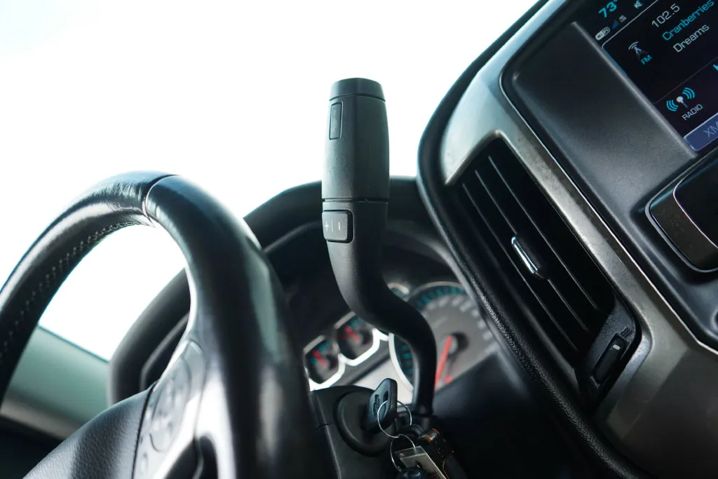 Chevrolet Silverado photo 32