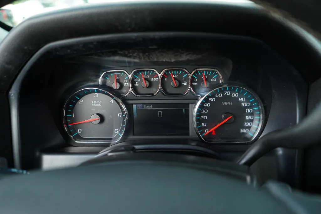 Chevrolet Silverado photo 24