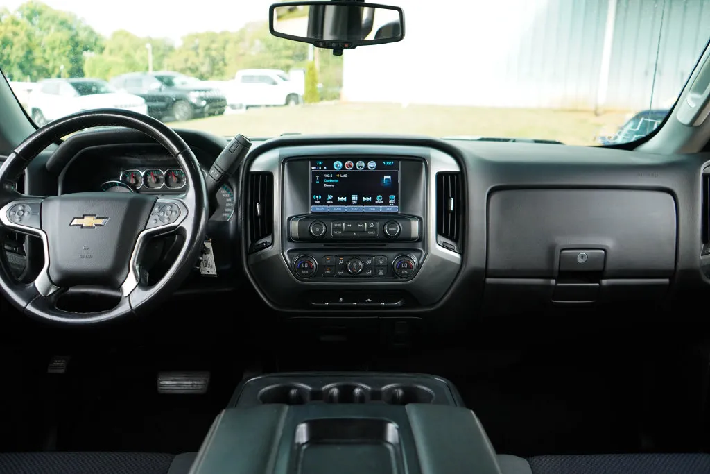 Chevrolet Silverado photo 10
