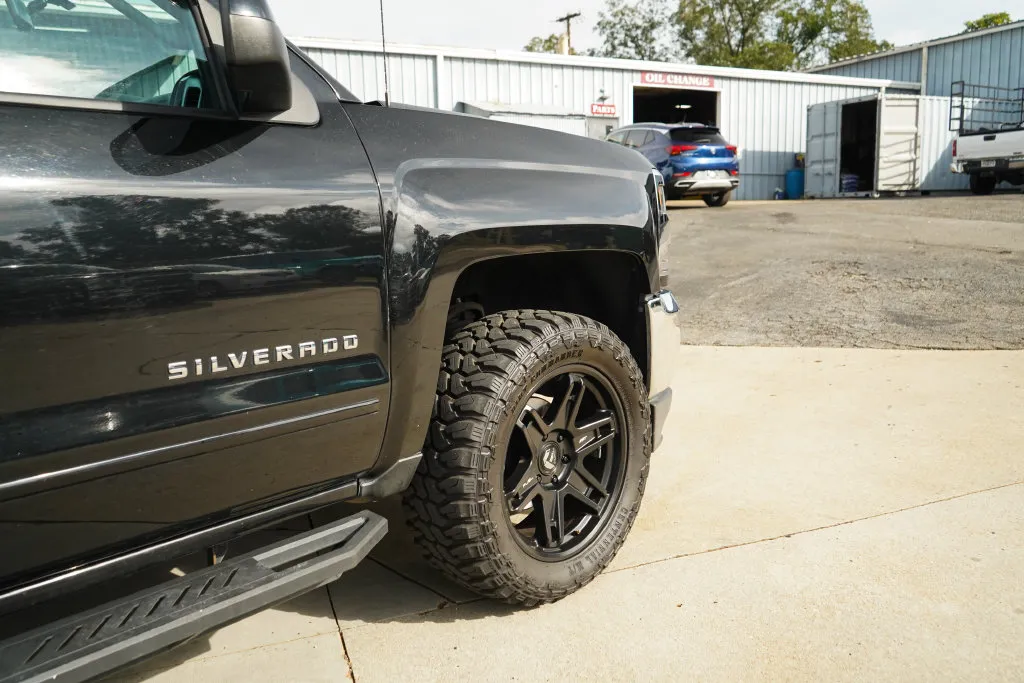 Chevrolet Silverado photo 19