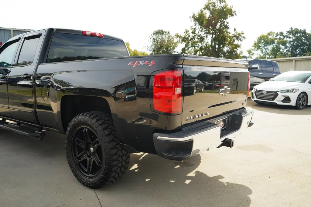 Chevrolet Silverado photo 4