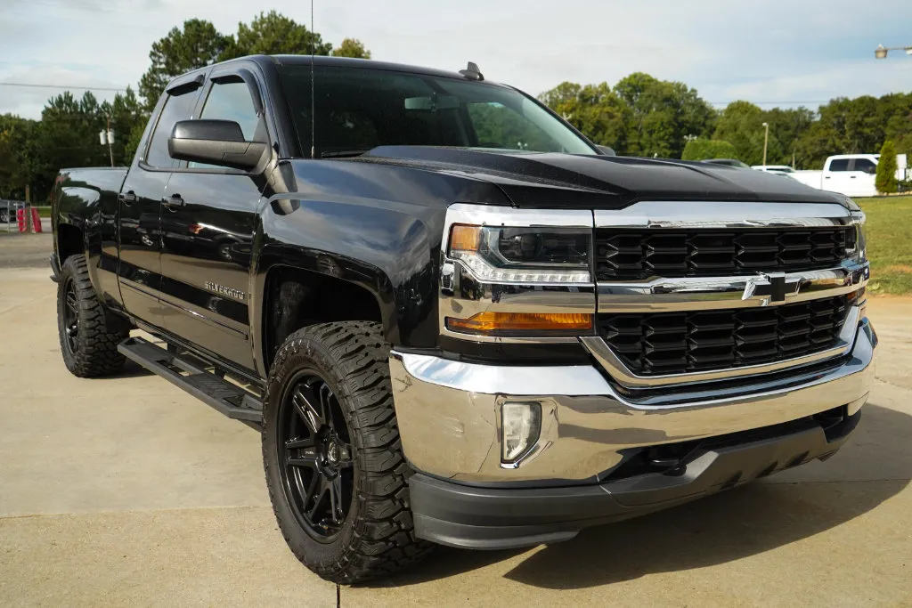 Chevrolet Silverado photo 33