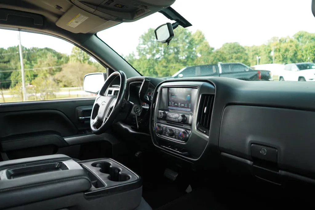 Chevrolet Silverado photo 14