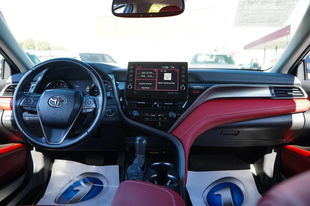 Toyota Camry photo 9