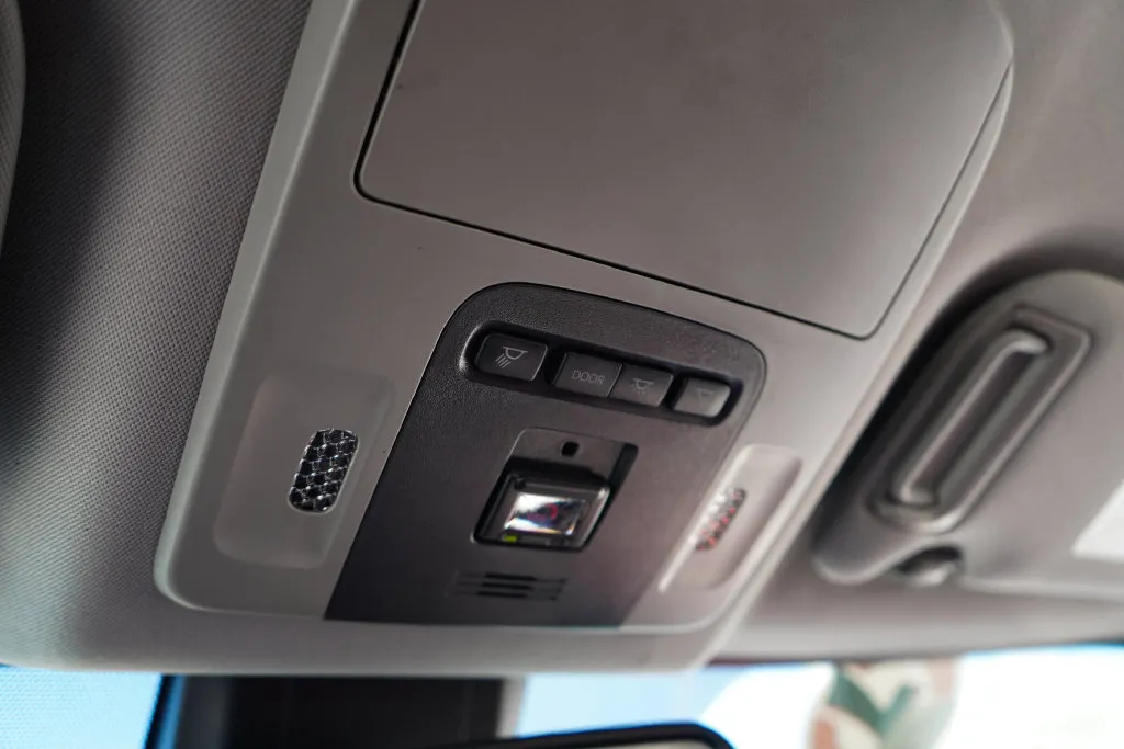 Toyota Camry photo 11