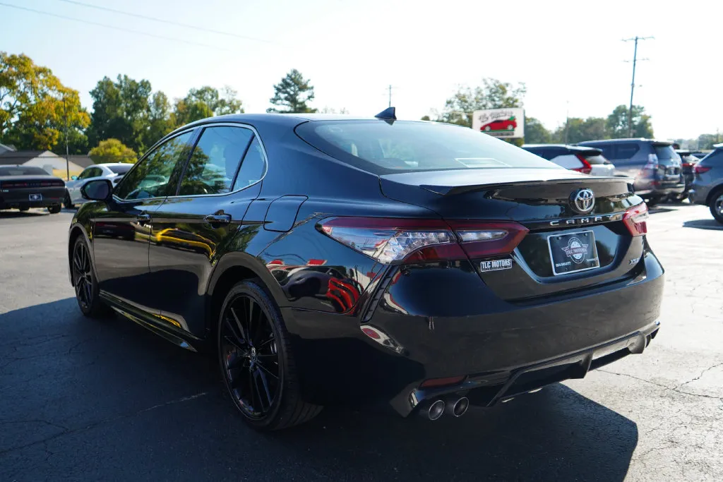 Toyota Camry photo 3