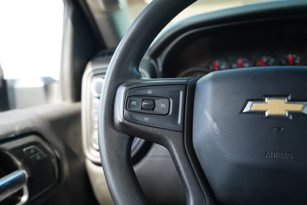 Chevrolet Silverado photo 28